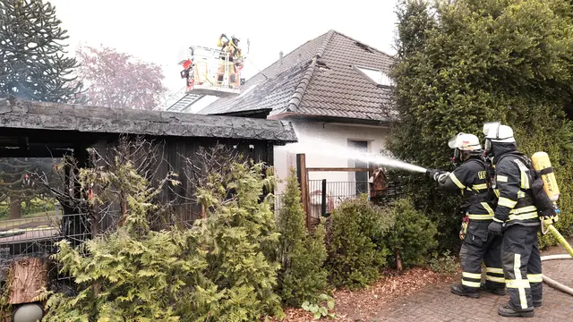 Löscheinsatz | Foto:  Rolf Hillyer-Funke/Feuerwehren SG Oldendorf-Himmelpforten   