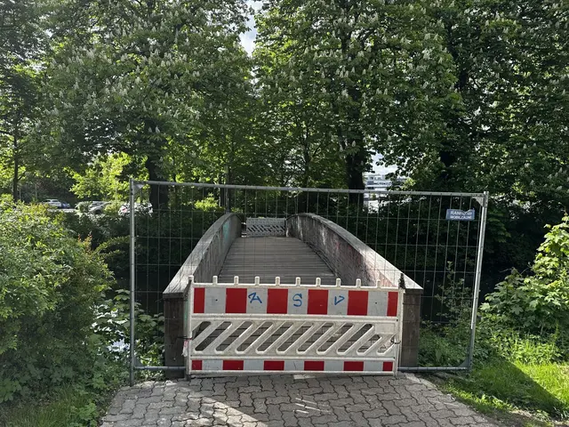 Die Brücke zwischen Wohnmobilplatz und Festhalle ist ab sofort gesperrt | Foto: Hansestadt Buxtehude