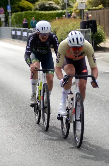 Felix Groß sprintet dem Ziel entgegen | Foto: BW Buchholz