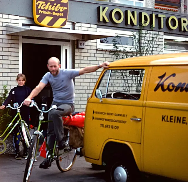 Kirsten und ihr Vater Rüdiger Nehberg brechen zur Radtour nach Schweden auf  | Foto: Archiv Kirsten Nehberg