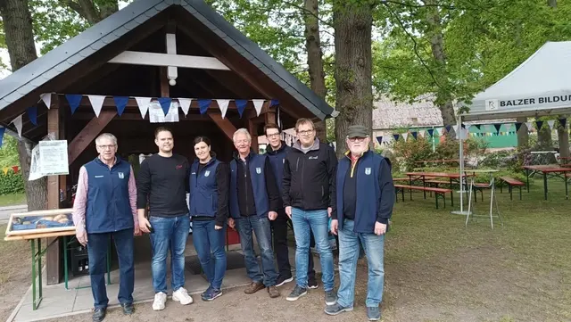 Einige ehrenamtlichen Helfer des Heimatvereins Wiepenkathen | Foto: Balzer/Heimatverein