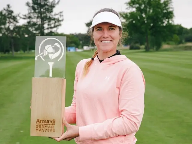 Turniersiegerin Leonie Harm (28) feiert in Luhdorf | Foto: Amundi German Masters