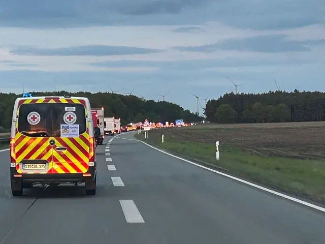 Der Konvoi — mit Blaulicht unterwegs — kommt gut voran. Das hervorragend ausgebaute polnische Autobahnnetz ermöglicht eine sichere Anreise an die polnisch-ukrainische Grenze | Foto: Christoph Sonder