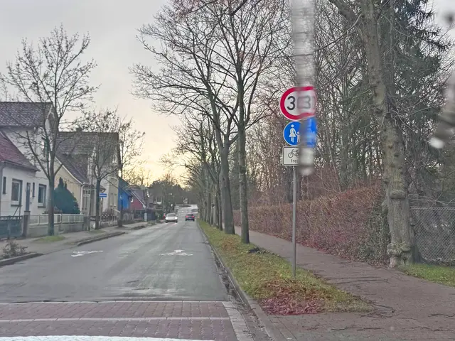 Man erkennt es trotz Regentropfen auf der Frontscheibe: Diese Kombination könnte den Eindruck erwecken, dass Fußgänger mit bis zu 30 km/h unterwegs sein dürfen | Foto: privat
