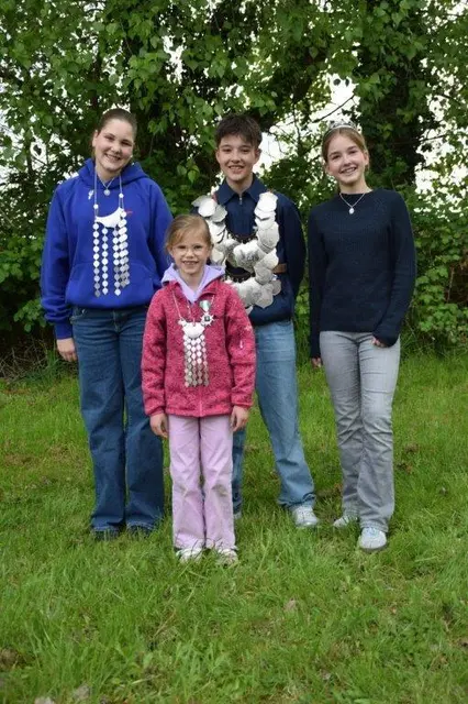 Die Kindermajestäten (v. li.): Kinder Beste Dame: Mathilda Bambl / Kinder Vogelkönig: Freda Ihben / 
Kinder König: Mats Wegener / Kinder Königin: Anna-Josephina Vogler  | Foto: Schützengilde Estebrügge
