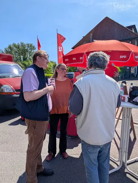 Das Freibad war beim Infostand der SPD am Wochenende das große Thema | Foto: SPD Stelle