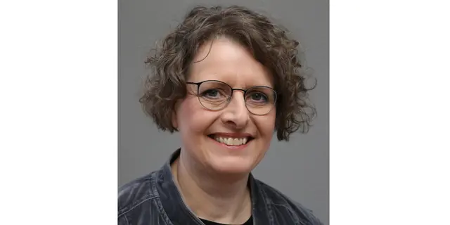 Pastorin Agnethe Krarup geht von Estebrügge nach Stade | Foto: privat