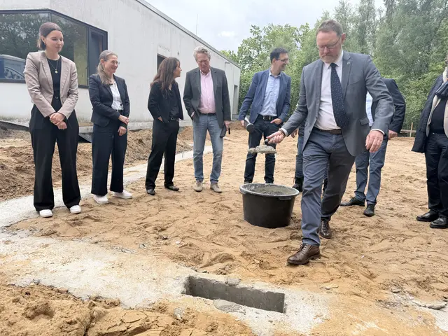Josef Nießen, erster Kreisrat Landkreis Harburg, in Aktion  | Foto: Silke König 