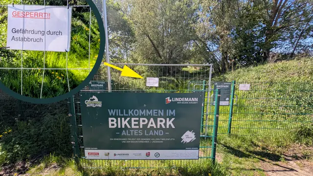 Der Bikepark in Sandhörn (Gemeinde Grünendeich) ist wieder geöffnet. Zuvor war der Zugang durch ein Baustellengitter versperrt | Foto: jd