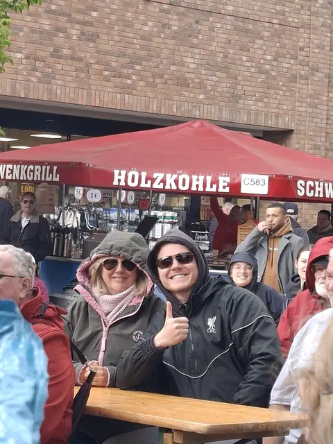 Es gibt kein schlechtes Wetter für Musik. Mit der Sonnenbrille die Sonne hervorlocken. | Foto: Stadtorchester Winsen
