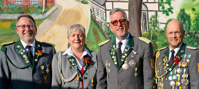 Der neue Vorstand (v. li.):  Simon Prasek, Petra Volkmer, Stefan Peter  und Dr. Dirk Niedereichholz  | Foto: Schützenverein Buchholz