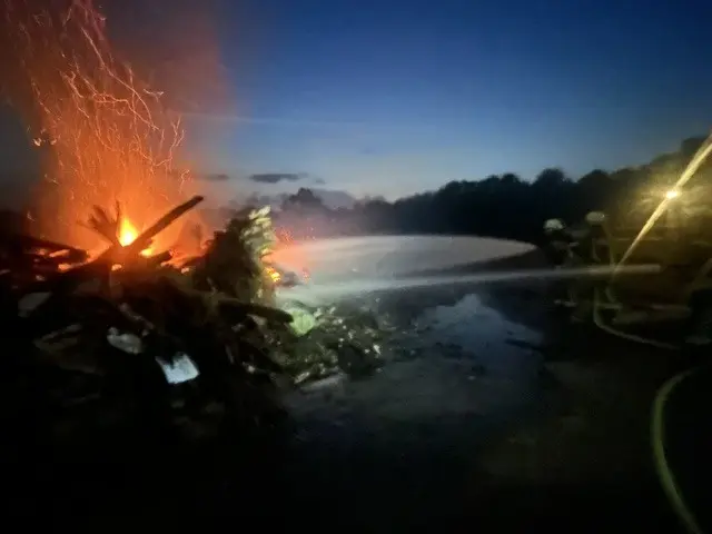 Die Polizei war ebenfalls vor Ort | Foto: Feuerwehr Nordkehdingen