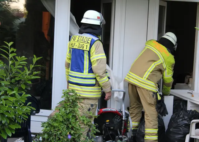 Abschließend wurde die Wohnung belüftet | Foto: Stefan Braun / Feuerwehr