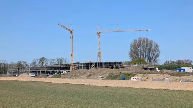Insbesondere für die im Sommer öffnende neue Stöckter Schule fordern die Grünen ein Schulwegsicherheitskonzept | Foto: Jan Filter