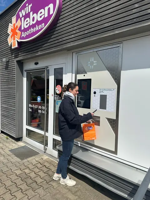 In einigen "wir leben"-Apotheken kommen Kunden jetzt 24/7 an ihre Medikamente | Foto: "wir leben"-Apotheken