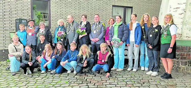 Der scheidende Hofstaat des Schützenvereins Hollern-Twielenfleth | Foto: Schützenverein