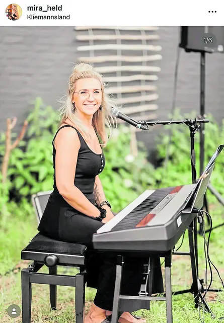 Mira Held sorgt für die musikalische Unterhaltung | Foto: Alexa Wesch