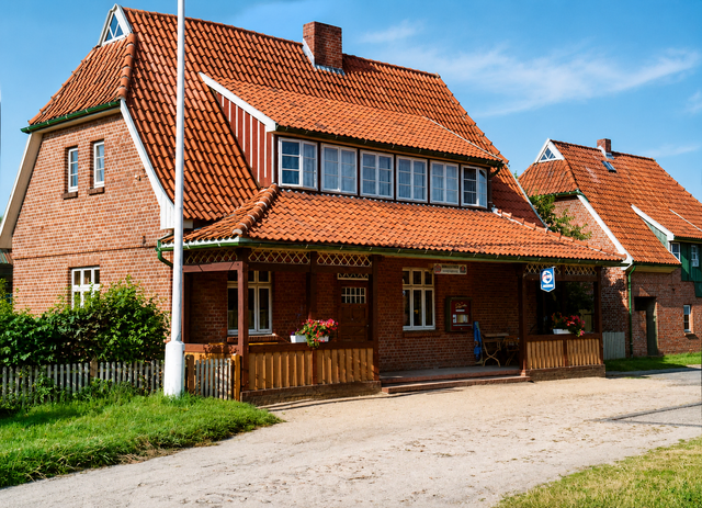 Die Bahnhofsgaststätte stand direkt an der Station der Kleinbahn Winsen-Hützel | Foto: Sammlung Hans-Otto Bartels