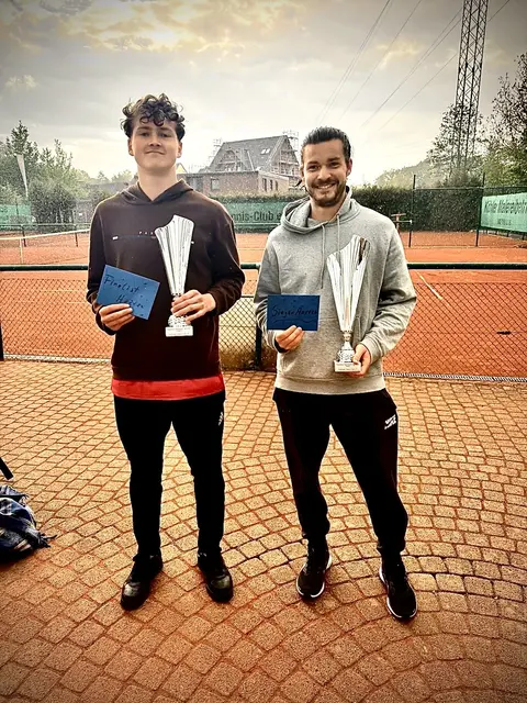 Die beiden Herrenfinalisten | Foto: Hittfelder TC