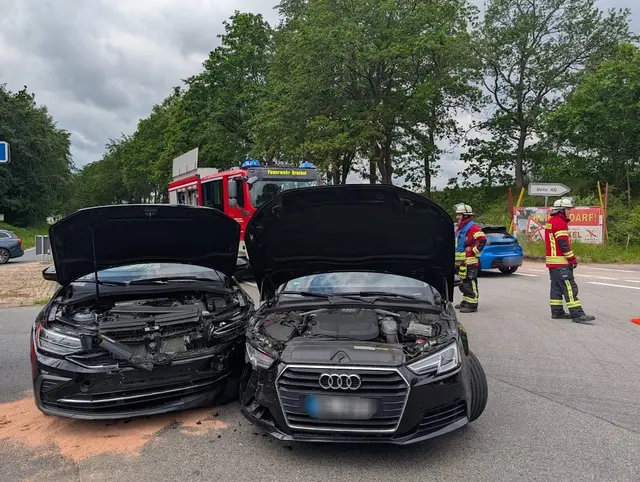 Zwei Wagen kollidierten | Foto: Pressestelle Feuerwehr Samtgemeinde Hanstedt