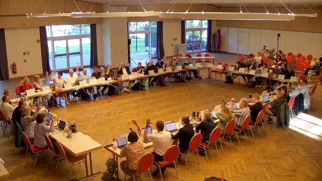 Eine gute Stunde beriet der Stadtrat in der Winsener Stadthalle über eine Reihe aktueller Themen | Foto: Stadt Winsen
