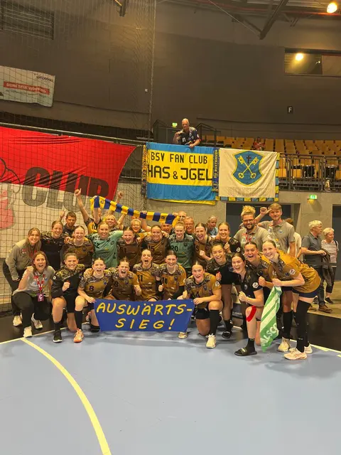 Jubel bei den BSV-Handball-Dame über den Sieg in Zwickau
 | Foto: BSV
