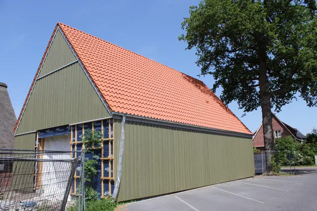 Noch sind die Sanierungsarbeiten an der Grünen Scheune im Gange | Foto: sb