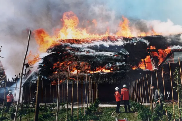 Archivaufnahme eines Brandeinsatzes aus dem Jahr 1995 | Foto: Ortsfeuerwehr Borstel
