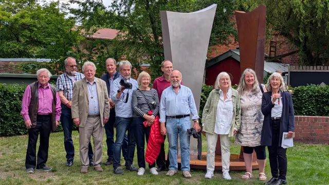 Nur einige der Beteiligten an der Neugestaltung - rund 30 Ashäuser haben insgesamt mitgewirkt | Foto: Jan Filter