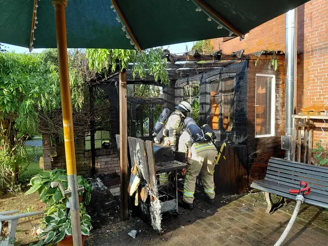 Einsatz bei Feuer einer Gartenhütte direkt an einem Wohnhaus | Foto: Ortswehr Fliegenberg