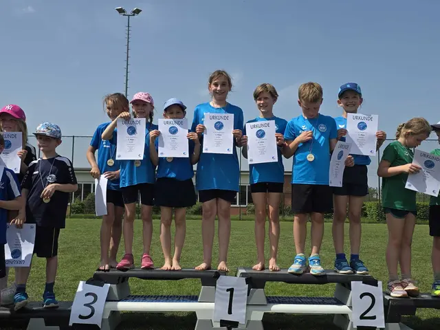 Fröhlich und erschöpft: Die sportlichen Kids bei der Siegerehrung | Foto: TSV Over/Bullenhause