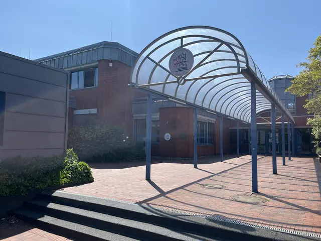 Haupteingang Gymnasium Meckelfeld | Foto: sra