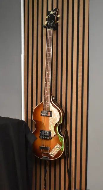 Ein Bass der Marke Höfner, den Paul McCartney spielte | Foto: Axel-Holger Haase