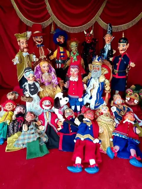 Vor dem neuen Rathaus gibt es am Sonntag Kaspertheater | Foto: Lauenburger Puppentheater