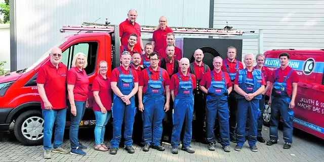 Das engagierte Team von Kluth &amp; Sohn bietet einen kompetenten und zuverlässigen Service. Drei Mitarbeiter sind bereits über dreißig Jahre im Betrieb tätig | Foto: Axel-Holger Haase