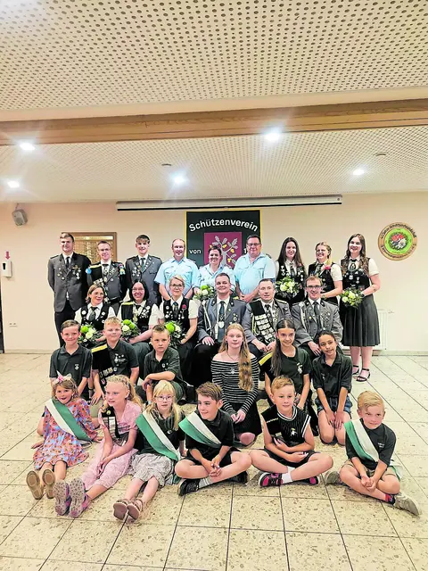 Der scheidende Hofstaat vom Schützenverein Kutenholz | Foto: Schützenverein