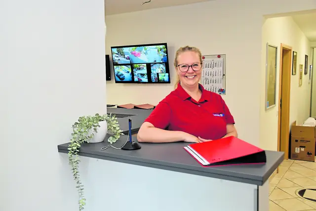 Melanie Lachmann ist als kaufmännische Angestellte im Betrieb tätig  | Foto: Axel-Holger Haase