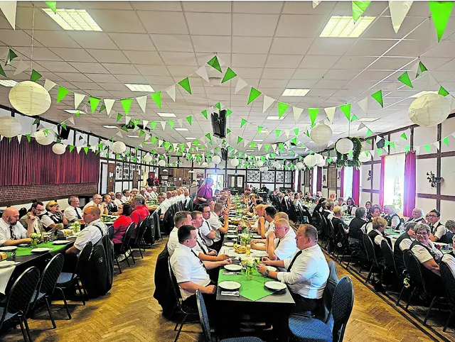 Gemeinsames Erbsensuppen-Essen | Foto: Schützenverein