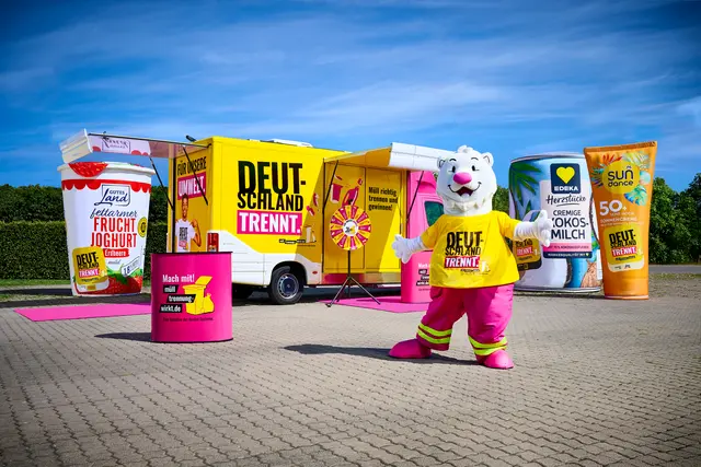 „Deutschland trennt.“ 2026: Vom 6. bis 21. Juni touren die Aufklärungs-Showtrucks der dualen Systeme zu 500 Live-Events in Städte und Gemeinden in ganz Deutschland | Foto: Initiative „Mülltrennung wirkt“ / Gaby Gerster