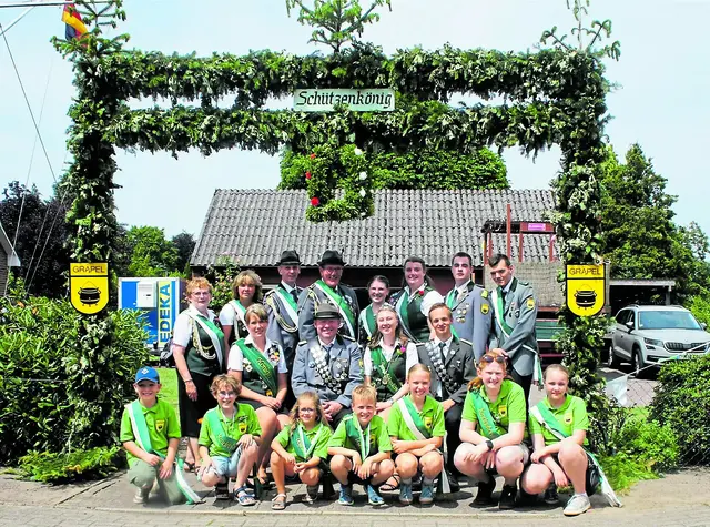 Der scheidende Hofstaat des Schützenvereins Gräpel | Foto: Schützenverein