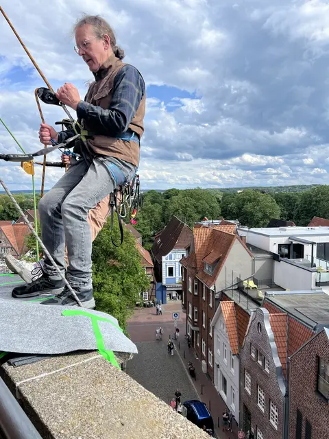 Beim Abseilen von der Petri-Gemeinde sollte man schwindelfrei sein | Foto: SaPo