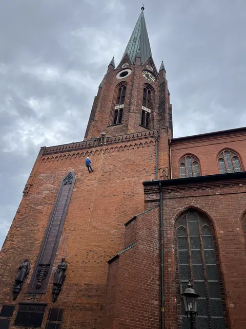 Abseilen vom St. Petri Kirchturm - ein besonderes Erlebnis | Foto: SaPo