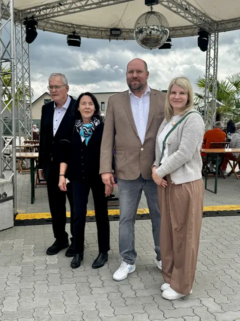 Klaus und Kirsten Blohm mit Heinrich und Christina Blohm (v.li.)  | Foto: sc