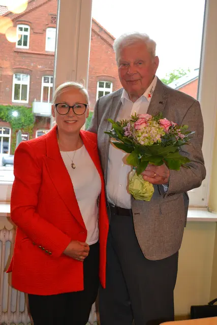 Tostedts Bürgermeisterin Nadja Weippert erinnerte an Dieter Weis' Einsatz zu Wohl der Menschen | Foto: bim