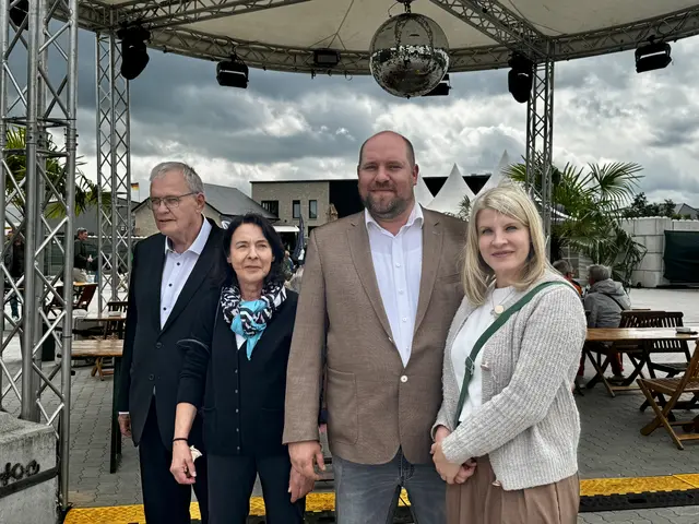 Klaus und Kirsten Blohm mit Heinrich und Christina Blohm (v.li.)  | Foto: sc