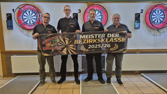 Die erfolgreichen Firedarter (v. li.):  Giso Vedder, Jan Denker, Philipp Wilcke und Andi Giesa | Foto: Hollenstedter Schützenverein