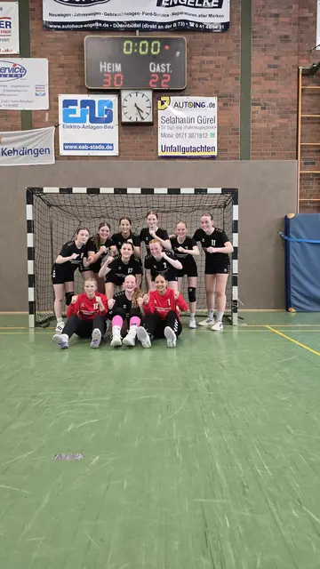 Freuen sich: die HSG-Mädchen  | Foto: ig