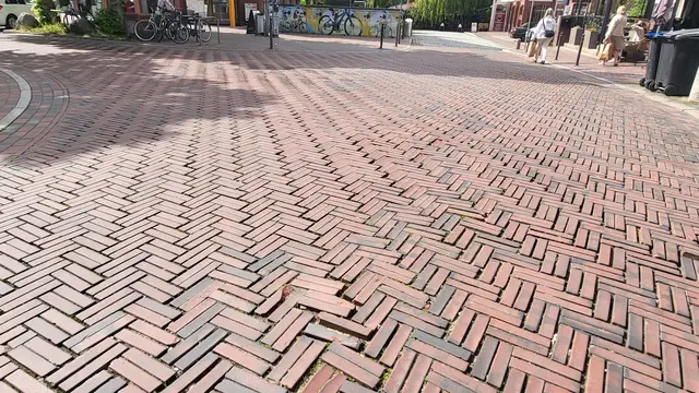 Wegen Pflasterarbeiten wird die Kreuzung gesperrt