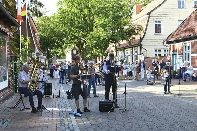 Die Fête de la Musique bringt die Musik in die Straßen von Tostedt | Foto: bim