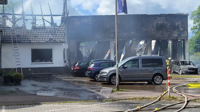 Die Werkstatt ist nur noch ein Trümmerhaufen | Foto: sh